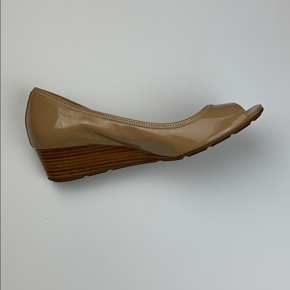 Cole Haan Nude Patent Leather Sadie Wedge 9.5B - Picture 4 of 8